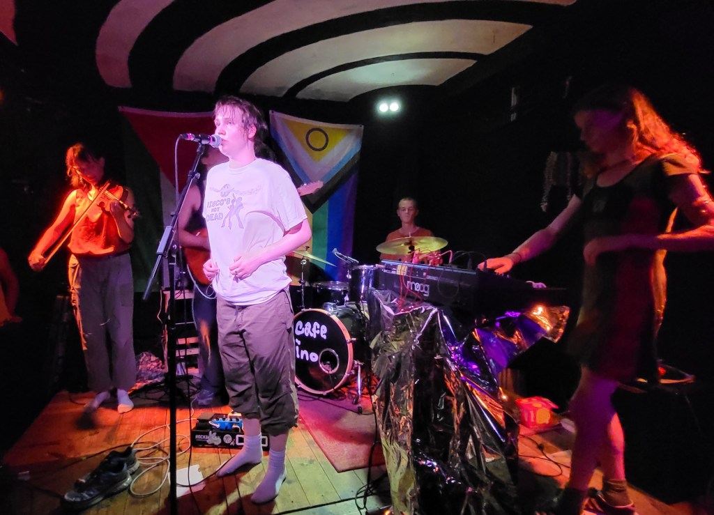 1000 Rabbits – Cafe Kino – 26&nbsp;Jun